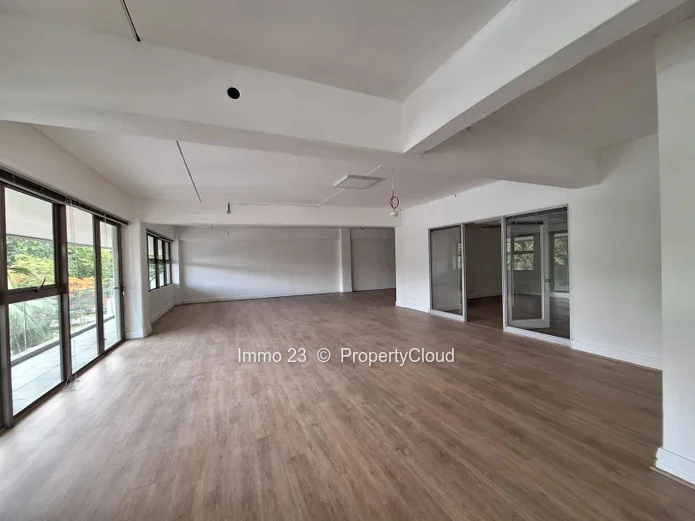 Office - 150m2 - Rivi00e8re Noire - Ref. BU89775LO
