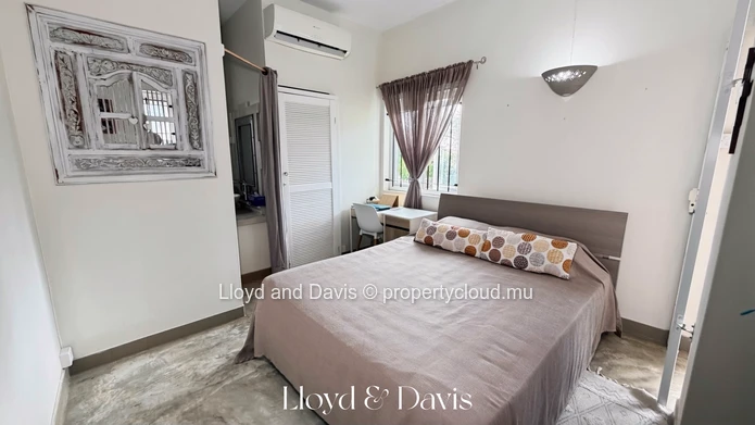 Charming Tropical Artist's Villa Available for Rent