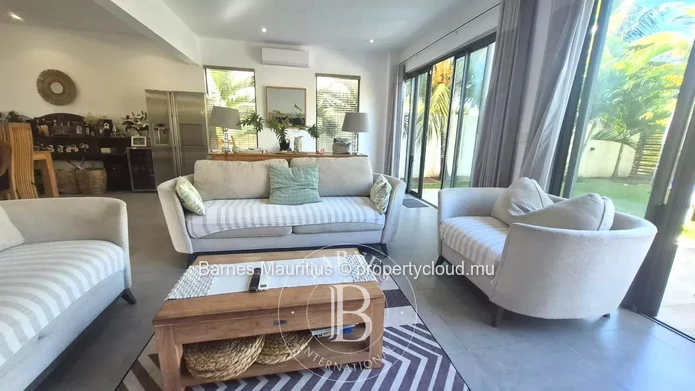 GRAND BAIE – Villa moderne et spacieuse avec piscine – 3 chambres
