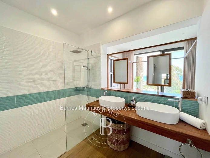 TAMARIN – Contemporary apartment with stunning views – 2 bedrooms