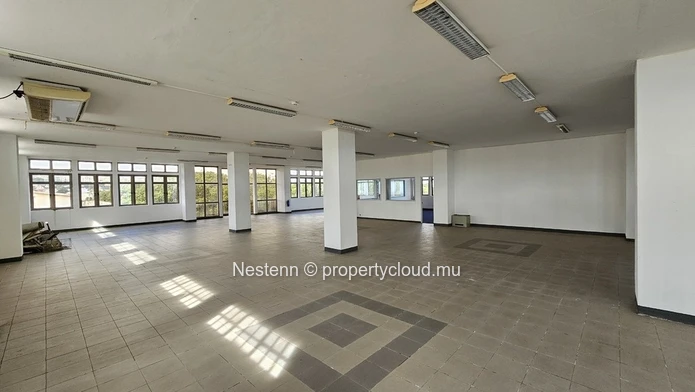 Bureau espace-ouvert de 560m²