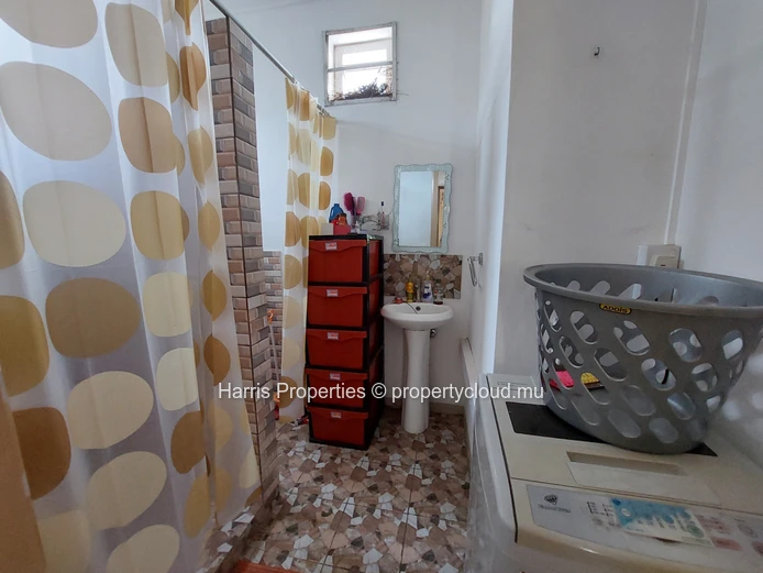Appartement meublé au premier étage à louer à Vale