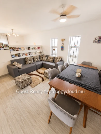 Villa 3 Chambres avec Piscine Privée & Jardin – Albion