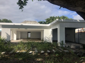 For sale a freehold newly built 4 bedroom beachfront villa situated at Baie du Tombeau.