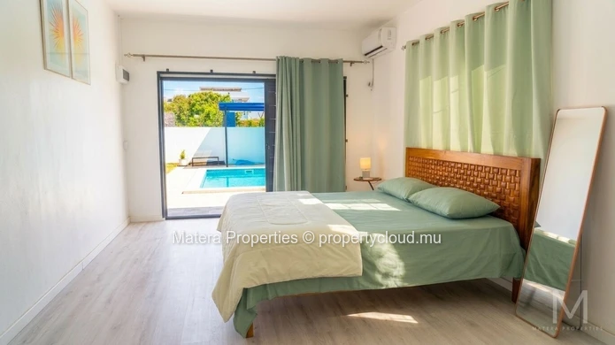 4-bedroom family home just steps from the sea with high rental potential