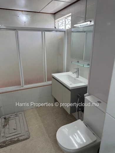 Beautiful Triplex for Rent in Pereybere