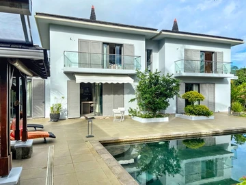 5 Bedroom Villa