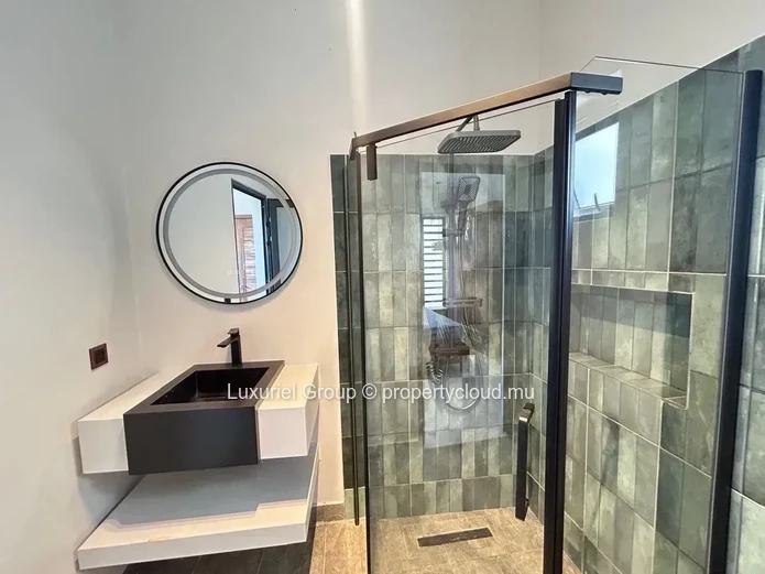 Cozy and Modern 3-Bedroom Villa with Pool