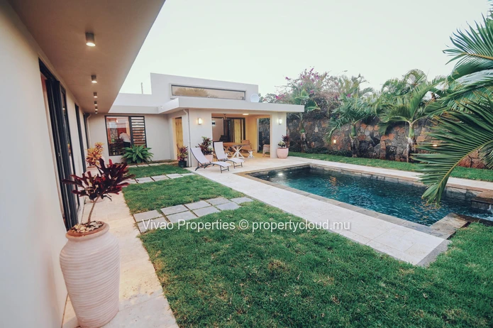 "Stunning 3 Bedroom House with private pool in Royal Park, Balaclava. - Can be yours for Rs 125,000 /month!"