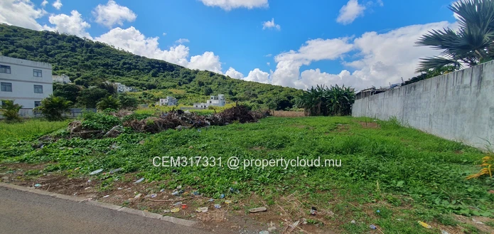 20,68 Perches Terrain Résidentiel & Commercial en Toute Propriété à Vendre – Paillote, Vacoas