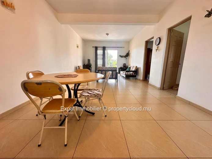 Appartement 2 chambres à louer à Grand Baie – Résidence sécurisée avec piscine