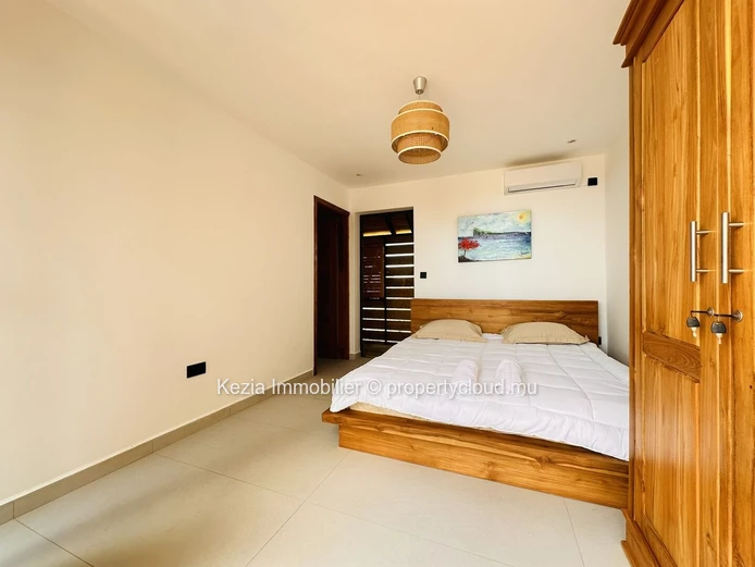 Contemporary Villa With Balinese Charm