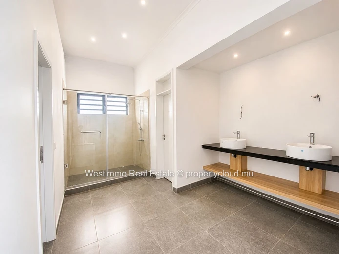 Trou aux Biches - Magnificent modern 5-bedroom en-suite furnished villa with swimming pool for rent