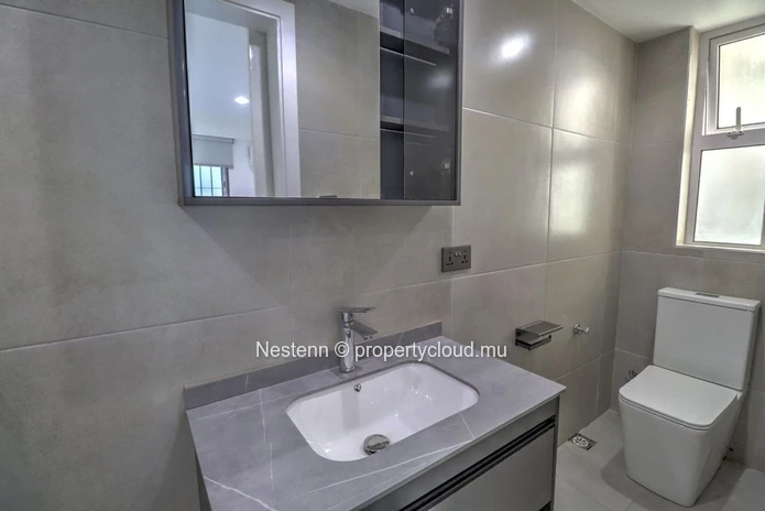 Appartement 2 chambres récemment rénové à louer à Pointe aux Canonniers