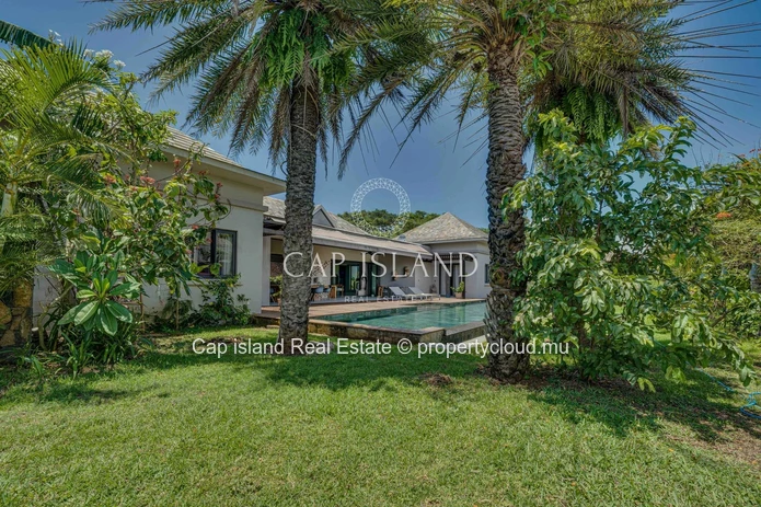 Villa 5 chambres et son jardin tropical - GRAND BAIE -