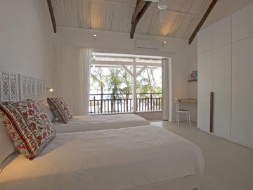 6 Bedroom Villa