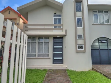 House of 4 bedrooms