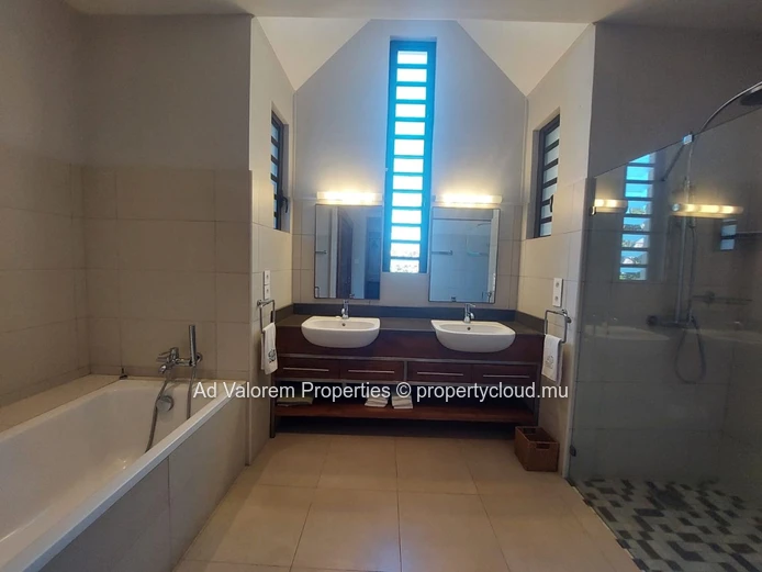 Maison à louer à Providence-sur-Mer – Vue mer & cadre côtier exclusif