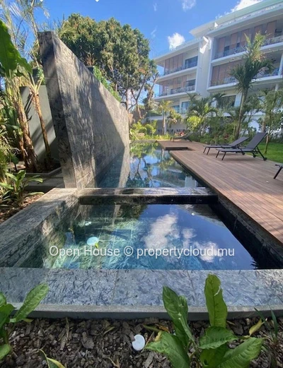 For rent - Apt - Pointe aux Canonniers: partial sea view - 3 en-suite bedrooms - covered terrace - communal pool - gy...