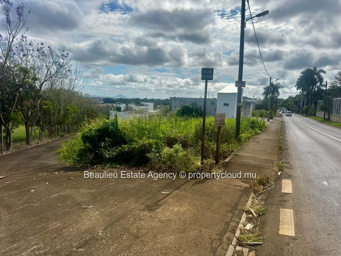 Commercial Land for Sale – Royal Road, Piton