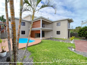 8 Bedroom Villa