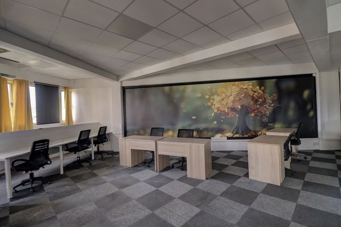 Bureau meublé au 4? étage avec vue imprenable sur le centre-ville