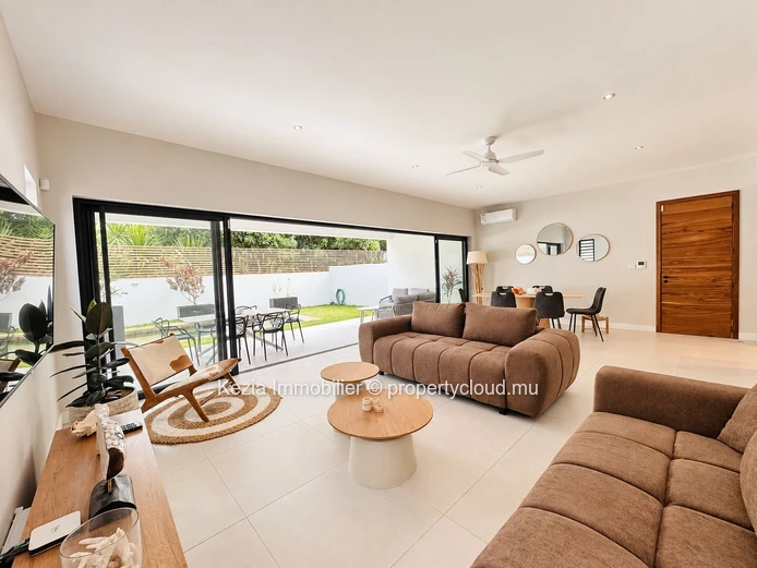 An Intimate Cocoon With A Private Pool Just A Stone's Throw From The Beach