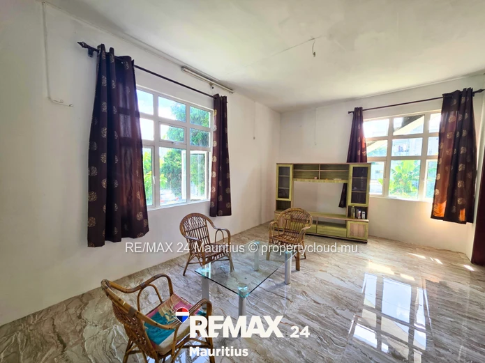 Maison de 5 chambres à Bonne Terre, Vacoas, sur un terrain de 316,5 m², avec terrasse sur le toit of