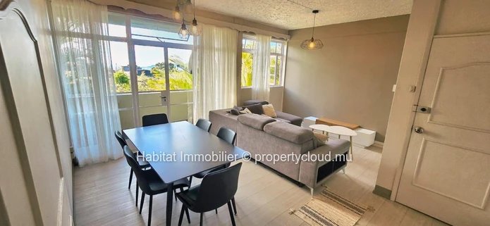 To rent: Apartment of 53 m², located on the 2nd floor (without elevator) in a residence in Curepipe