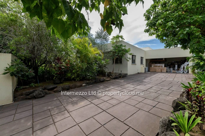 Title tag Villa for sale Mont Mascal – Private 6-villa residence | Intermezzo