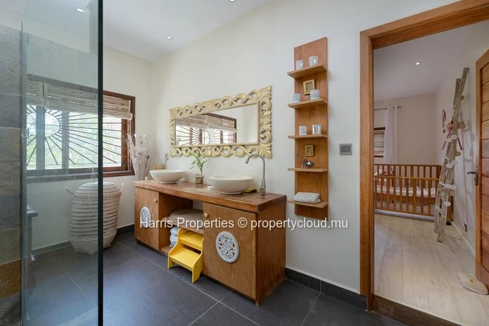 Magnificent Balinese-style RES villa for sale in a secure residential complex in Grand Baie