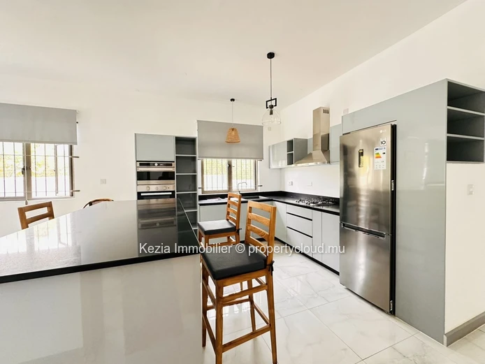 Villa Contemporaine Avec Piscine Et Jardin