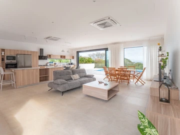 4 Bedroom Villa