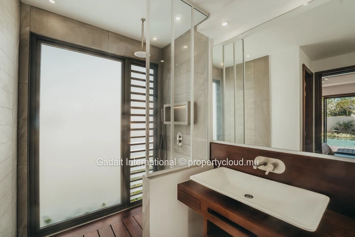 Luxury 3-Bedroom Villa in Grand Baie – Tropical Elegance and Exclusive Island Living in Mauritius