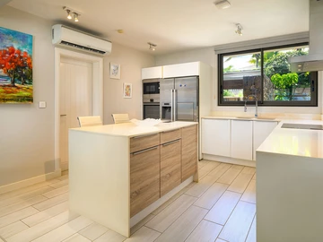 4 Bedroom Villa