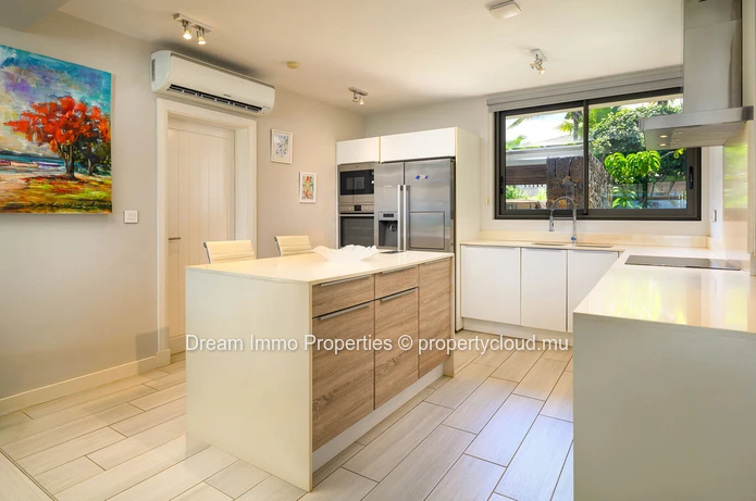 Stunning Beachfront Villa In A Golf Resort In Azuri Village - Mauritius