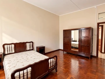 8 Bedroom House