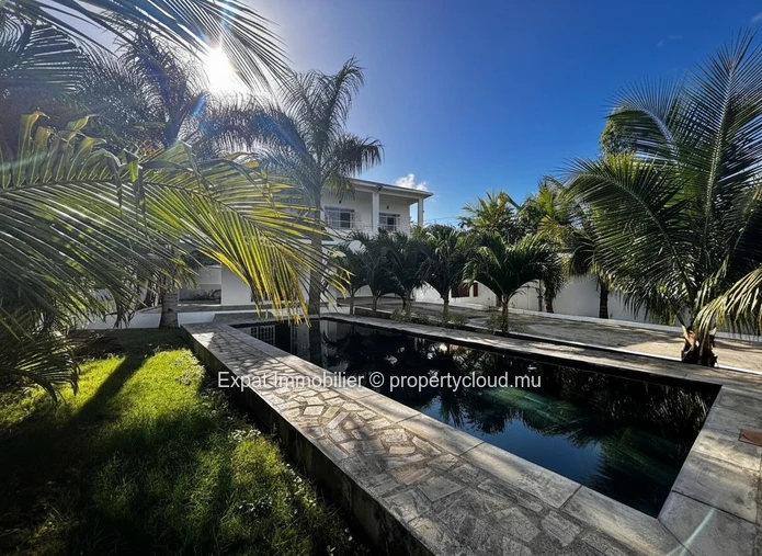 Family Villa With Slate-Tiled Pool And Automatic Garage – Péreybère