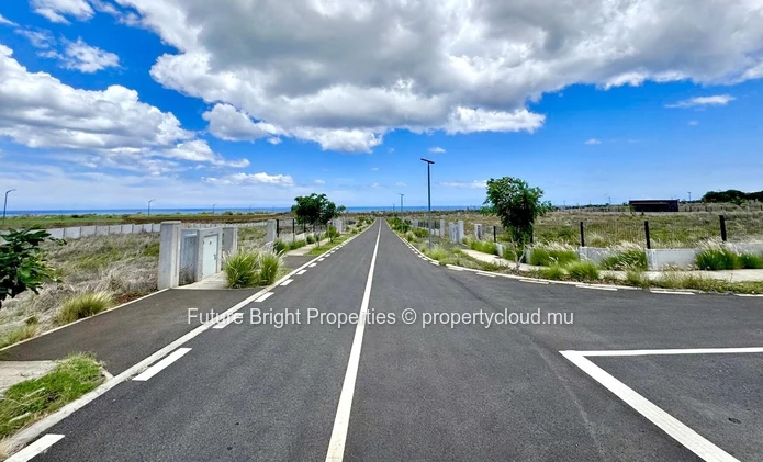 Offre Exclusive : Terrain Exceptionnel à Magenta Parkside, Cascavelle (Mandat exclusif)