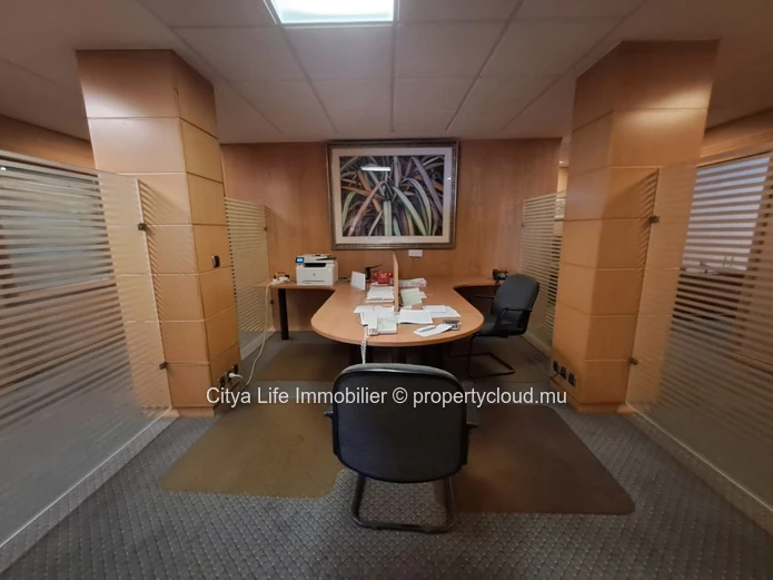 Bureau de 377 m²