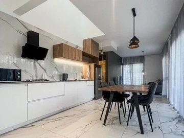 3 Bedroom Townhouse, Duplex