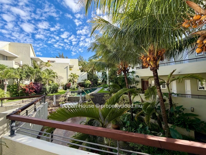 Furnished 2-Bedroom Apartment with Private Pool in Bain Boeuf