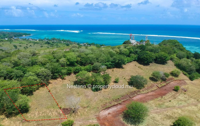 Terrain résidentiel de 2 516 m² avec vue sur la mer