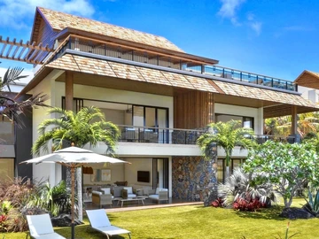Beachfront Paradise: 3-Bed Apartment in Pointe d'Esny