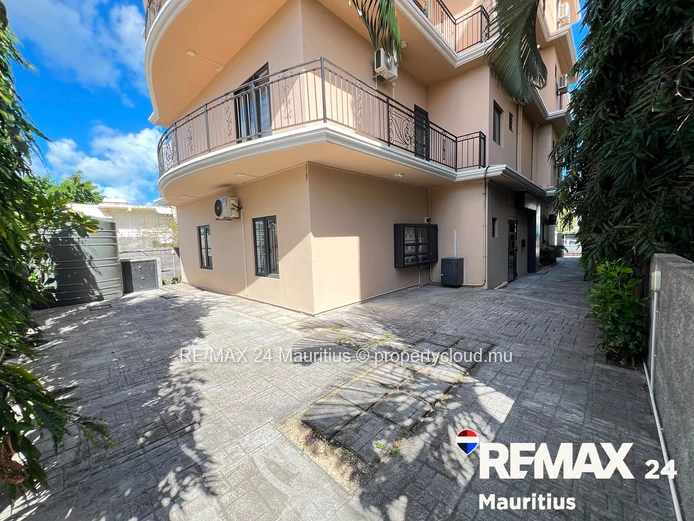 Cozy 1-Bedroom Ground-Floor Studio for Rent in Flic en Flac