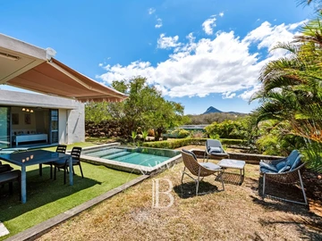 5 Bedroom Villa