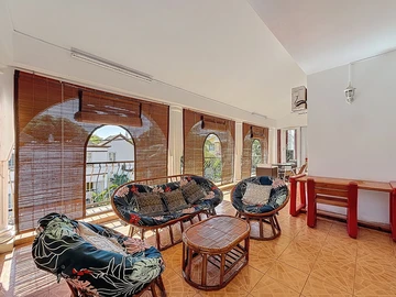 6 Bedroom House