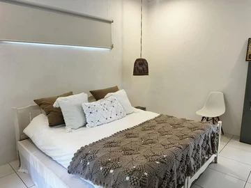 6 Bedroom House