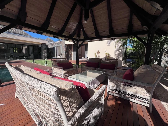 Villa d'architecte 4 chambres avec piscine à vendre à Péreybère