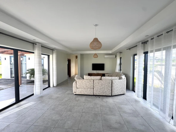 4 Bedroom Villa